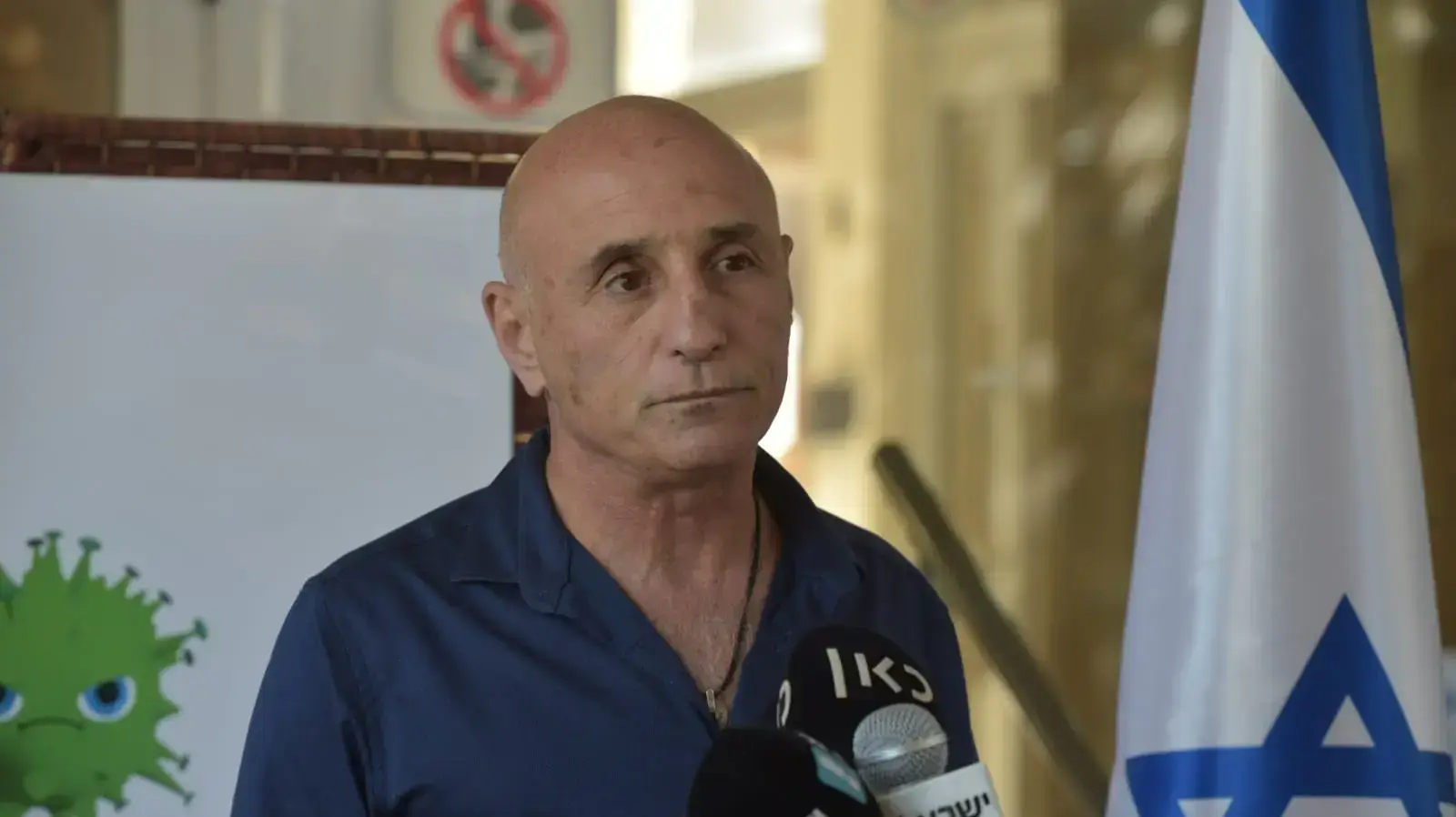 עופר שלח בסיור לחברי וועדת הקורונה במרכז השליטה הלאומי ובמעבדת קורונה בבית החולים שיבא-תל השומר, 1 במאי 2020