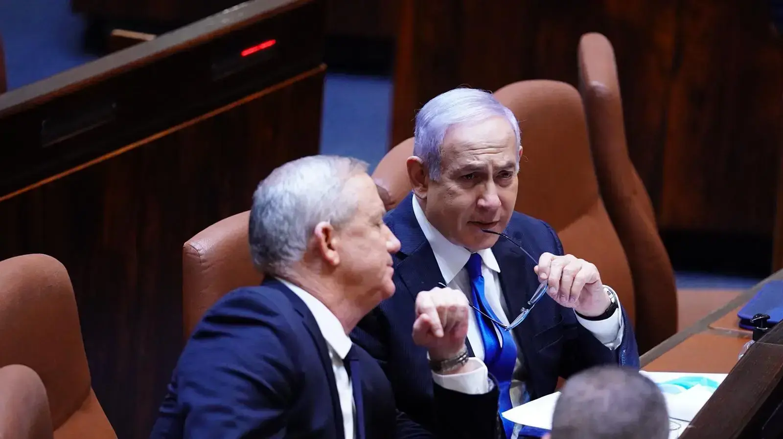ראש הממשלה, בנימין נתניהו ויו"ר כחול לבן בני גנץ במהלך טקס השבעת הכנסת ה- 23 
17 במאי 2020