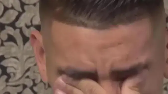 ריקרדו סנטוריון בוכה