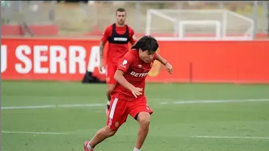 שחקן מאיורקה לוקה קומרו