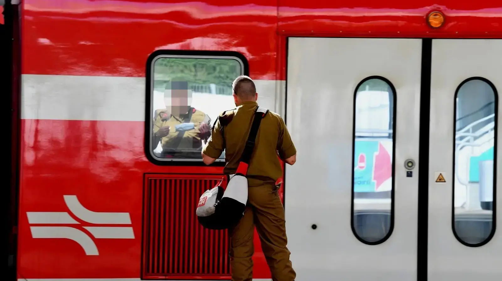 תחנת סבידור מרכז. 22 ביוני 2020 (צילום: ראובן קסטרו)
