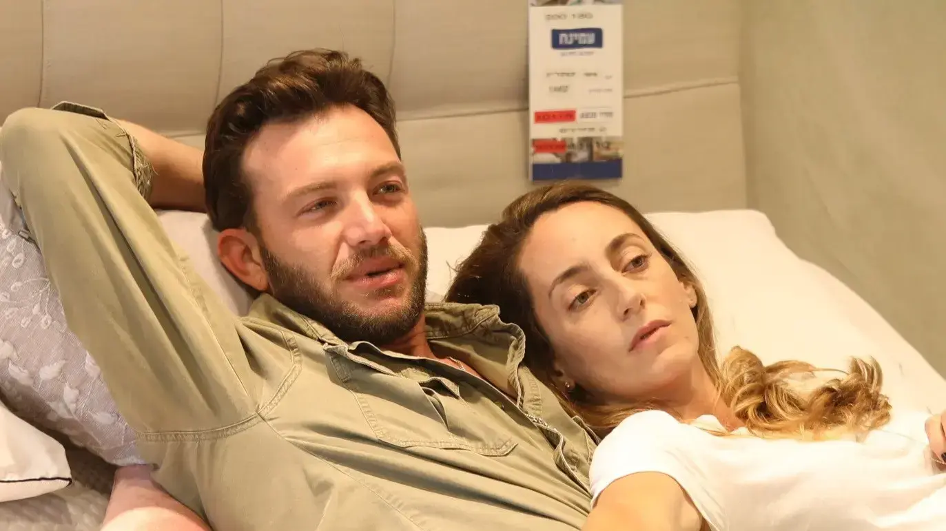 עוז זהבי ובת הזוג, הגר דנון