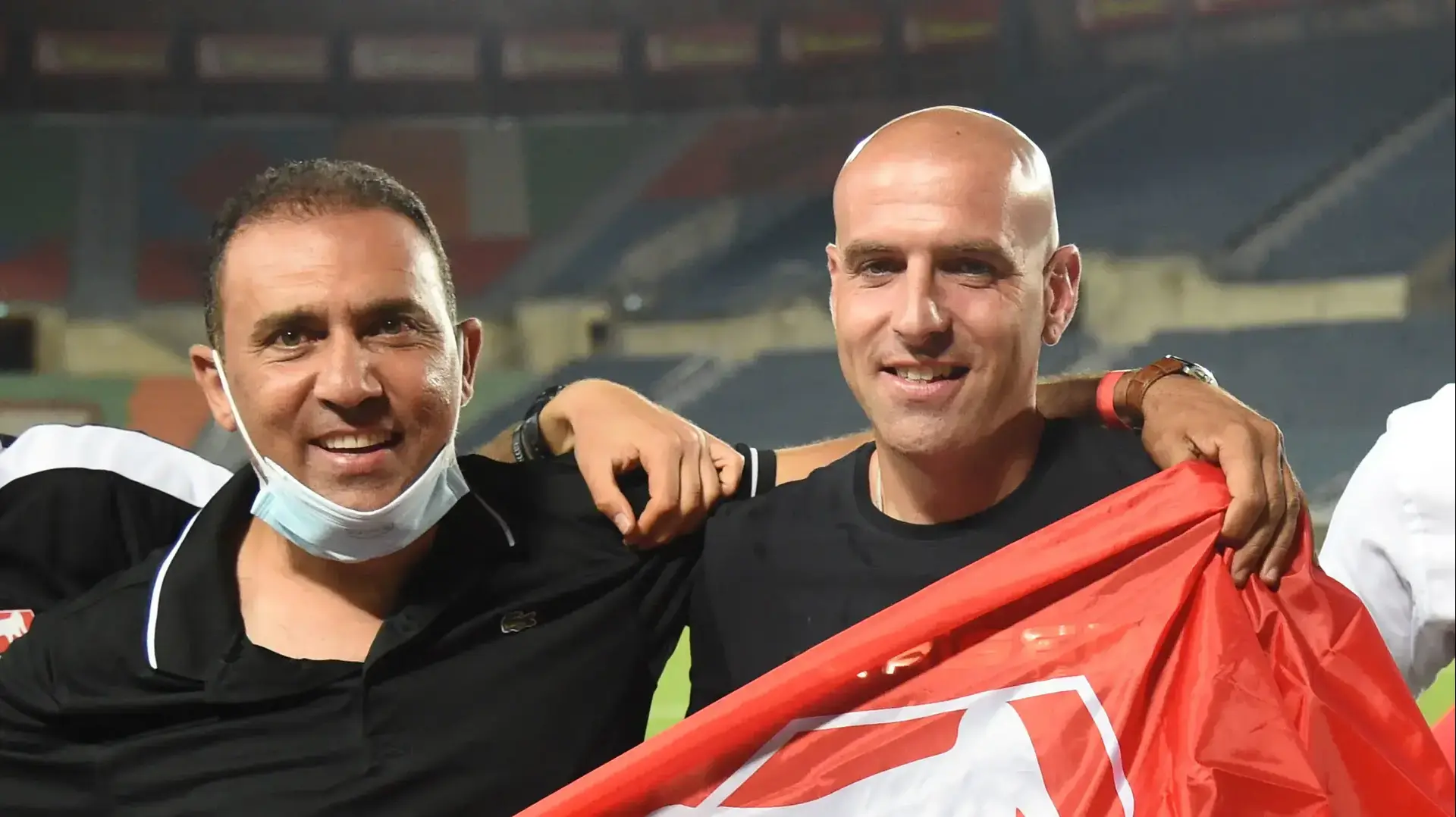אלדד שביט מאמן בני סכנין עם וואליד גאליה חבר הנהלה