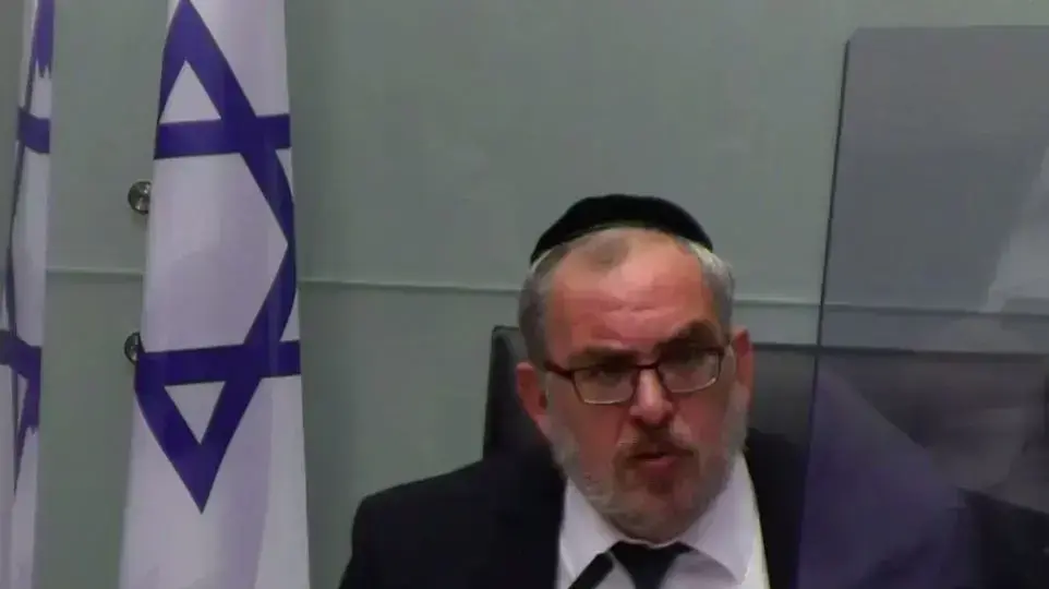 יו"ר וועדת החוקה, יעקב אשר (דגל התורה) במהלך דיון בנושא התנהלות המשטרה באכיפת הנחיות הקורונה אל מול קטינים ואוכלוסיות מיוחדות 8 ביולי 2020 יו"ר וועדת החוקה, יעקב אשר (דגל התורה) במהלך דיון בנושא התנהלות המשטרה באכיפת הנחיות הקורונה אל מול קטינים ואוכלוסיות מיוחדות 8 ביולי 2020
