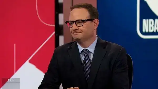 כתב ESPN אדריאן ווג'נראוסקי כתב ESPN אדריאן ווג'נראוסקי