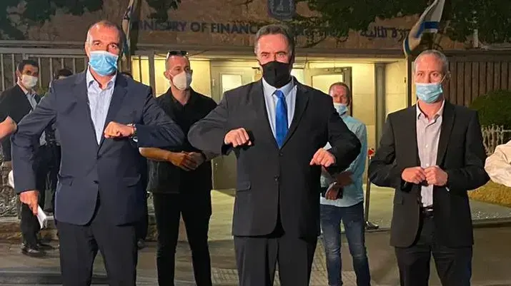 שר האוצר ישראל כץ, יור מנהלת הליגה כדורגל כדורסל שמואל פרנקל, ארז כלפון, משה חוגג, שר הספורט חילי טרופר, שמעון מזרחי