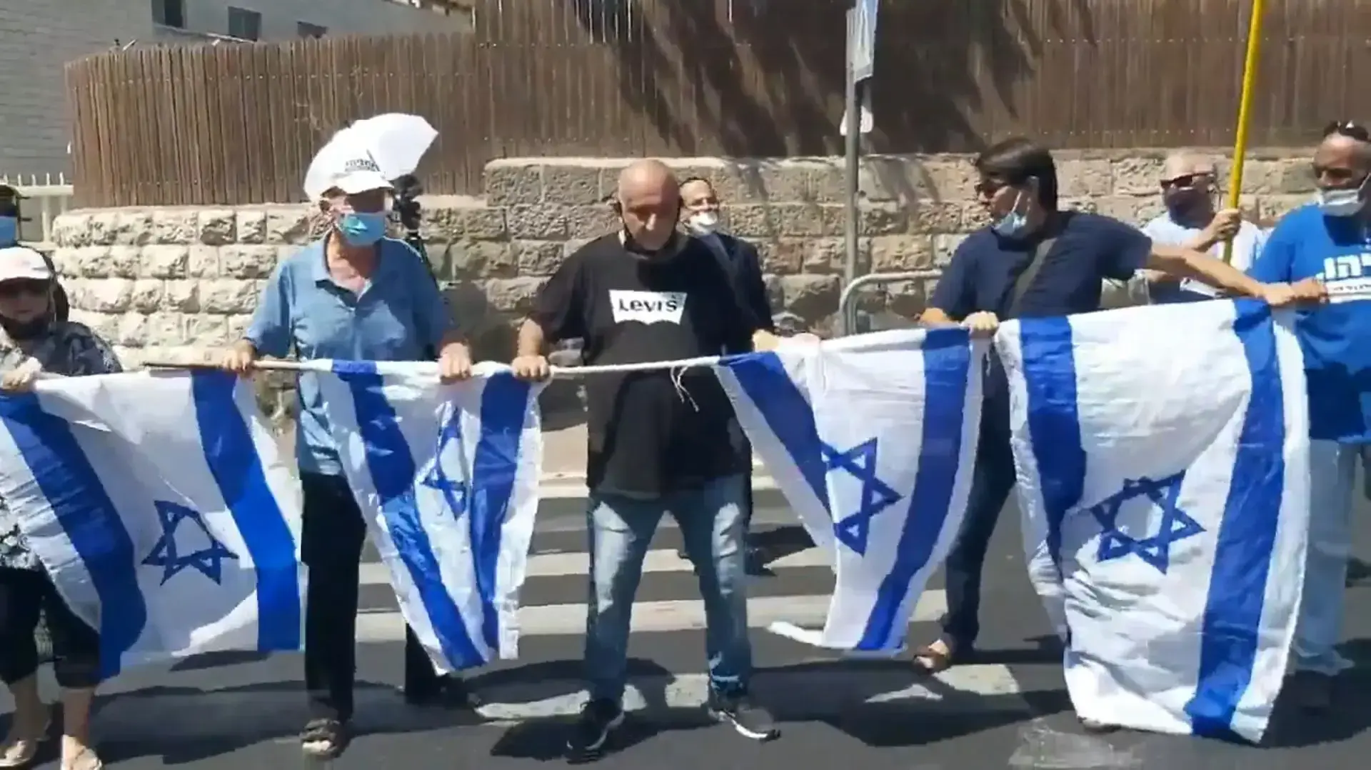פלוגת ההגנה על נתניהו בתצוגת תכלית. בתפקיד רה"מ: השר לשעבר איוב קרא.