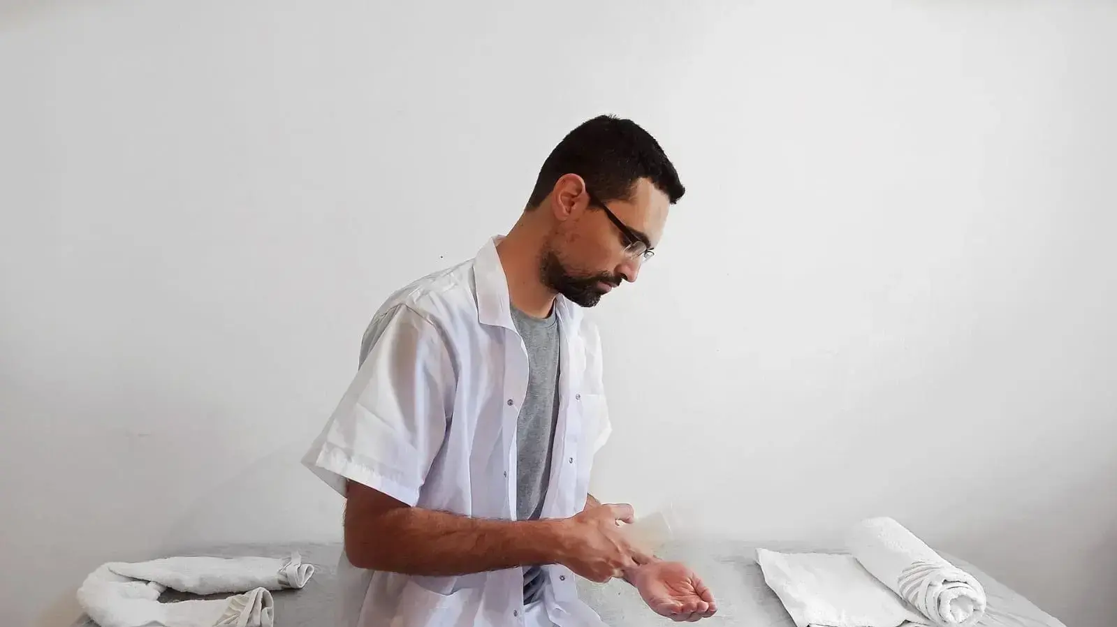 ארז שושני טיפולים במגע