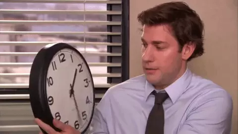 גיף של ג'ים מ"המשרד" עם שעון גיף של ג'ים מ"המשרד" עם שעון