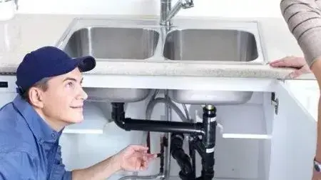אינסטלטור