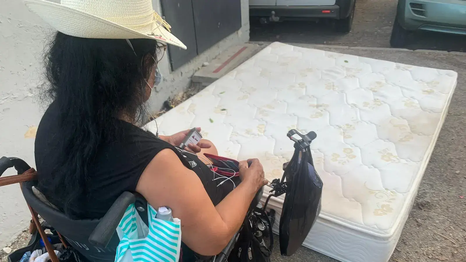 דיירת דיור ציבורי בת 60 הפכה לסיעודית – ונותרה ללא בית דיירת דיור ציבורי בת 60 הפכה לסיעודית – ונותרה ללא בית