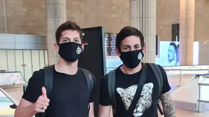 מרסלו מלי (מימין) עם מריאנו באריירו שחקני הפועל באר שבע