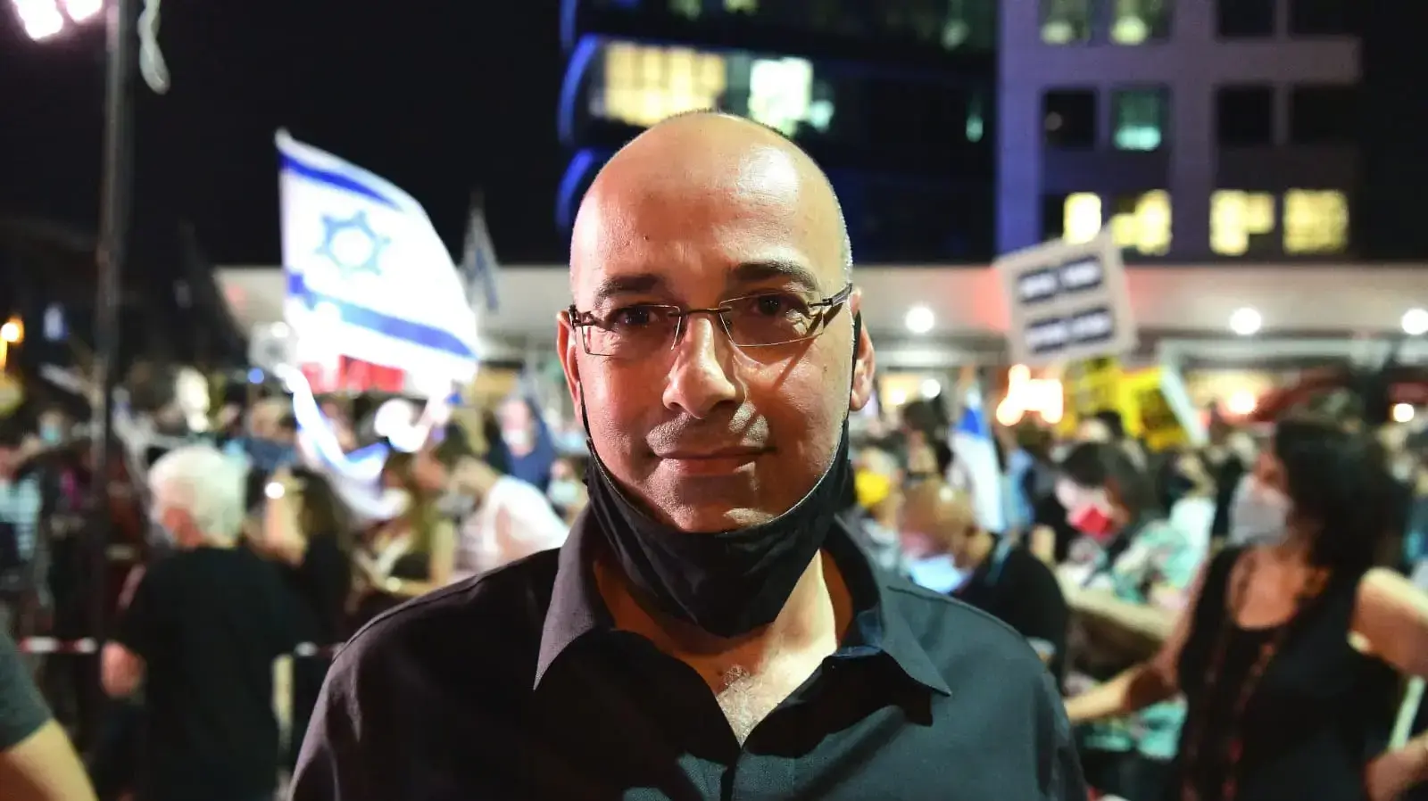 ירון זליכה, במהלך הפגנת הדגלים השחורים ברעננה 2 בספטמבר 2020