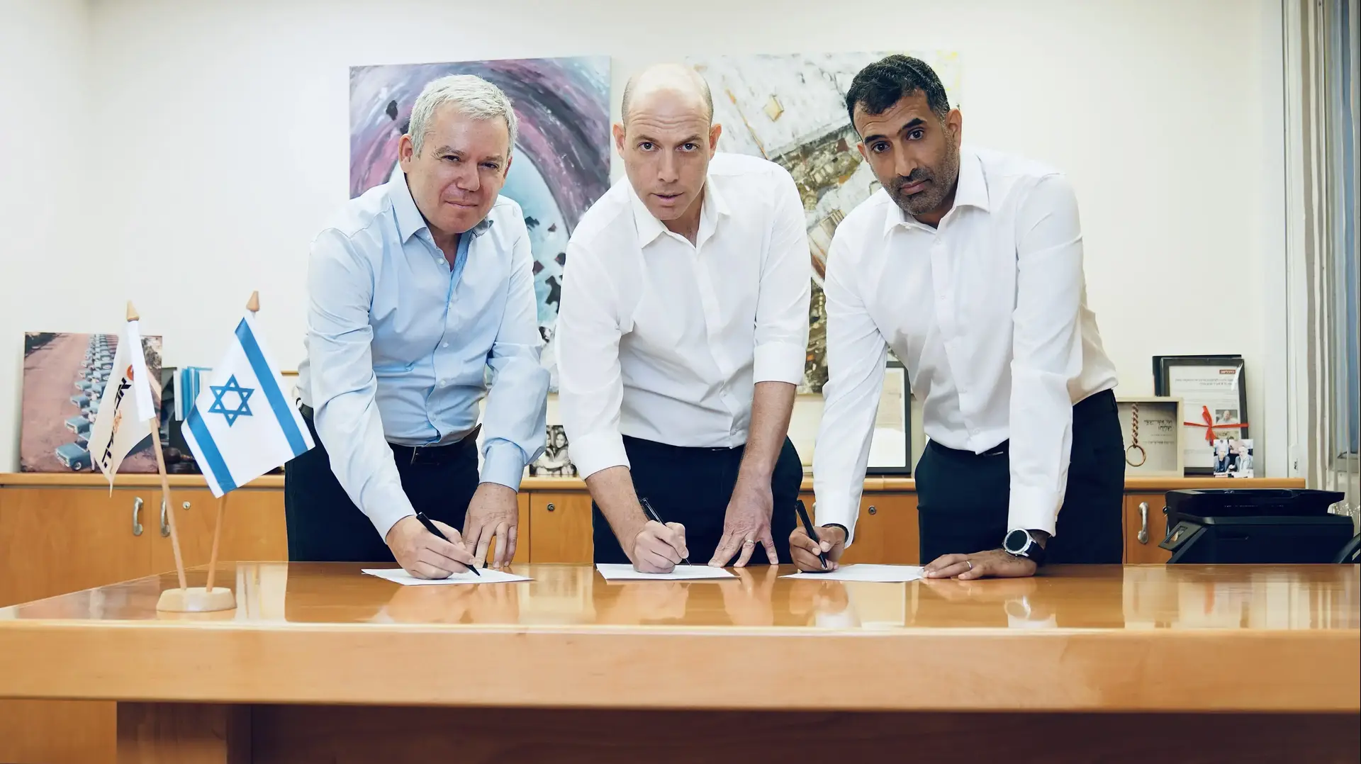 יוני צברי, צביקה שווימר, יגאל גרוייסר