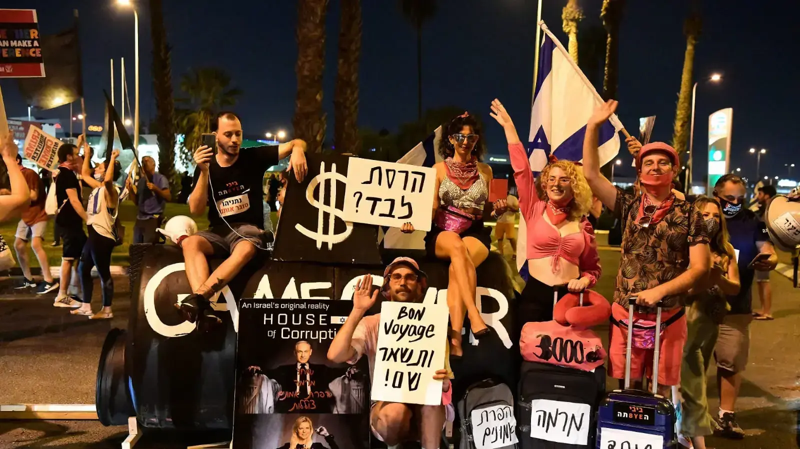 מחאת הגלים השחורים מחוץ לנתב"ג לקראת טיסתו של רה"מ לוושינגטון 13 בספטמבר 2020