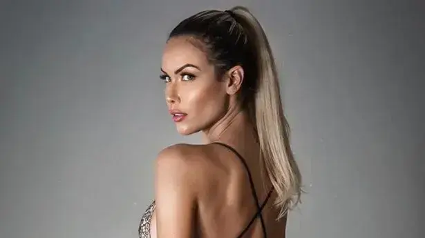 הרופאה שהשתתפה בתחרות הישבנים מיס באם באם
