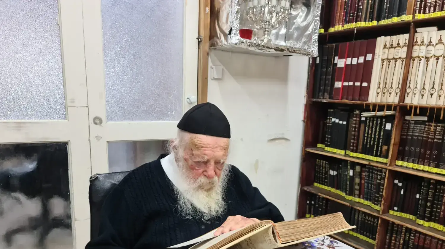 הרב חיים קנייבסקי בביתו בבני ברק לאחר שאובחן חיובי לקורונה - 2 לאוקטובר 2020