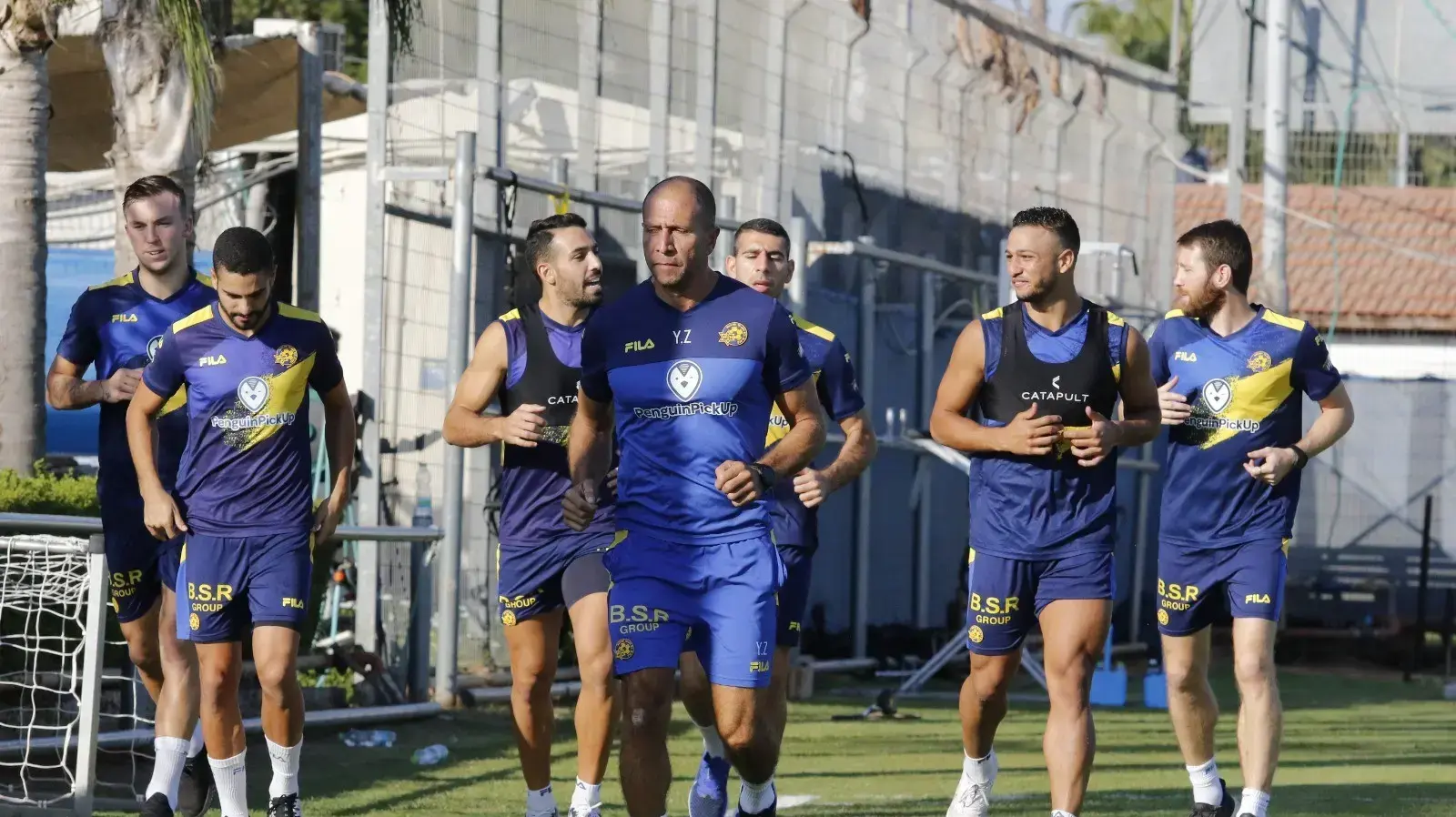 שחקני הנבחרות של מכבי תל אביב עורכים אימון נפרד שחקני הנבחרות של מכבי תל אביב עורכים אימון נפרד