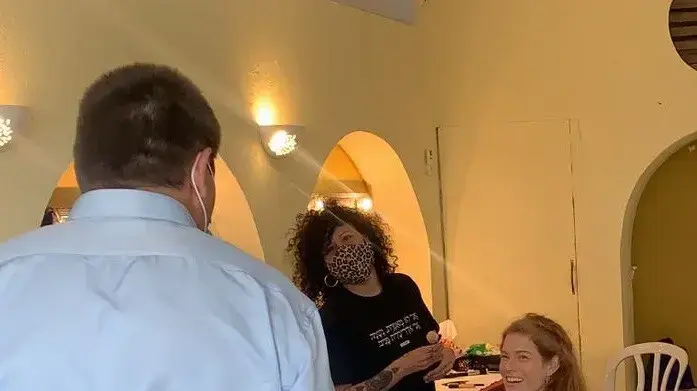 ראש העיר צפת עם כוכבי "מלכת היופי של ירושלים"