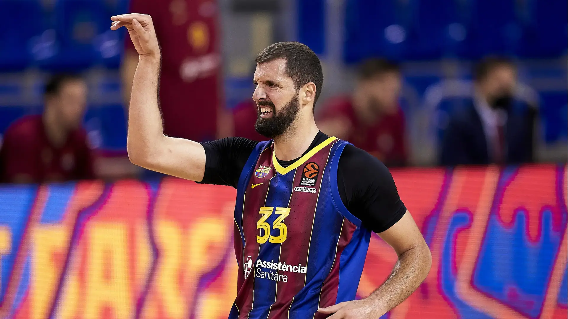 ניקולה מירוטיץ' שחקן ברצלונה