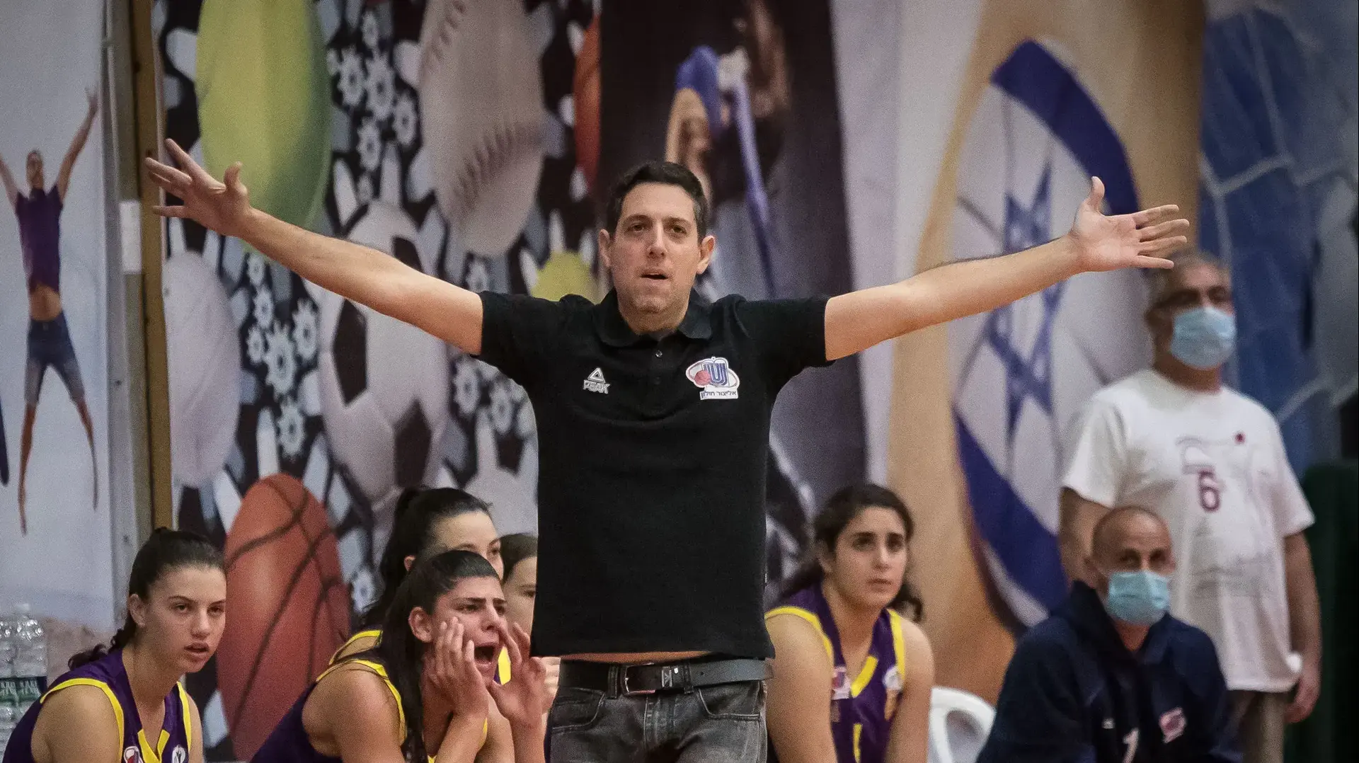 מאמן אליצור חולון בכדורסל נשים רועי אייזנברג מאמן אליצור חולון בכדורסל נשים רועי אייזנברג