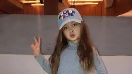 סופי קונובלובה ילדה פאשניסטה הבת של דריה קונובלובה
