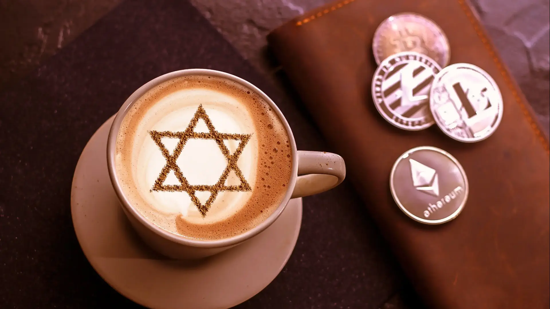 כוס קפה עם ציור של מגן דוד