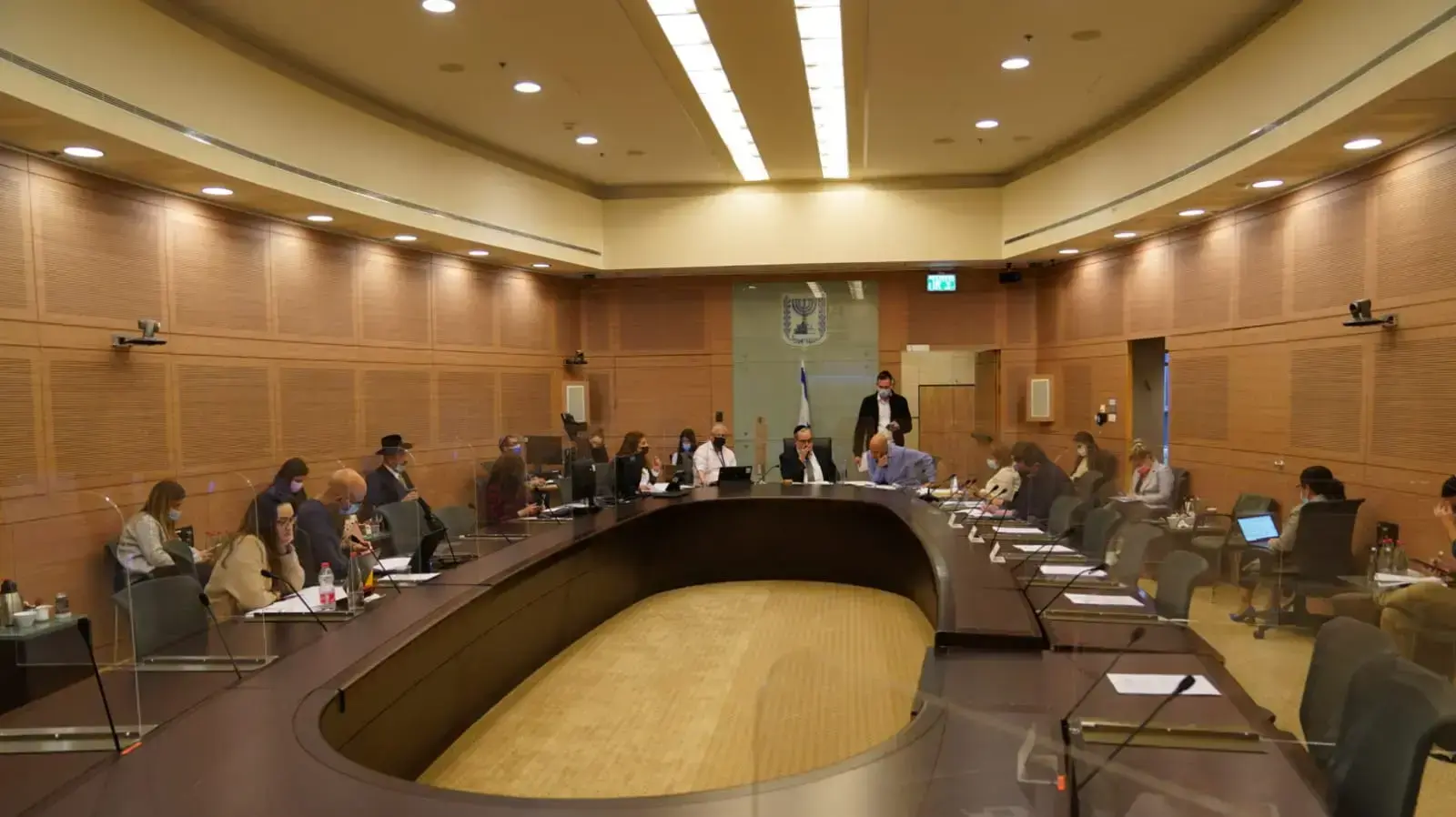 ועדת החוקה | דיון בתקנות המתווה שיאפשר את פתיחתם של 15 קניונים וכן את פתיחת השווקים והמוזיאונים. כנסת, ירושלים