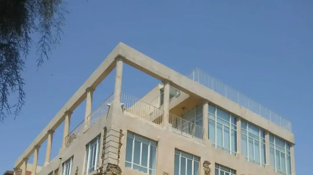 אביב 1