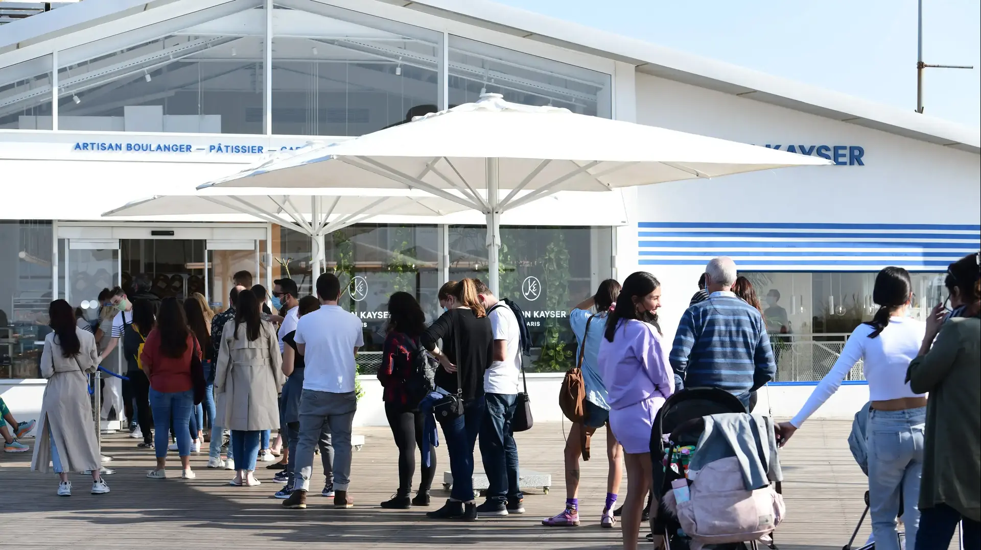תור לסניף "מייזון קייזר", נמל תל אביב, דצמבר 2020