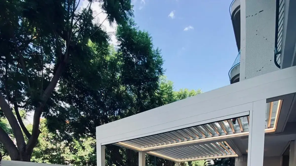 התאומות חדרה