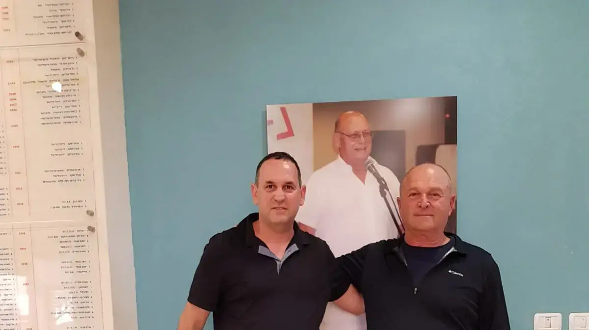 יו"ר איגוד השייט היוצא גילי אמיר עם היו"ר הנכנס שי בובר