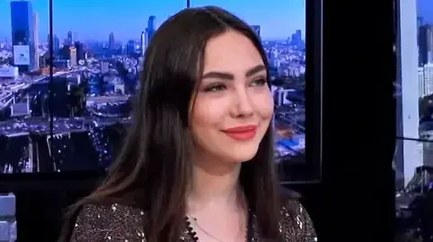 ניקול רזניקוב - פמילי סייבר