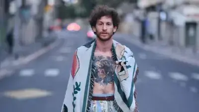 אלישע בנאי, אופנה בלבד