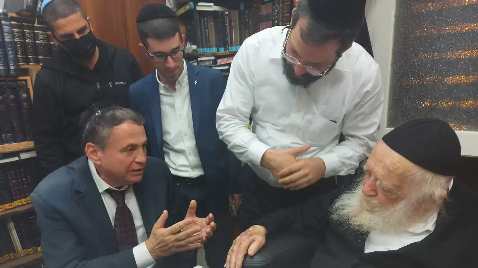 חבר הכנסת אלוף (במיל') עוזי דיין נפגש עם גדולי הדור הרב קנייבסקי והרב אדלשטיין