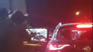 תקיפת רכב משטרתי במהלך אכיפת תקונות הקורונה בבני ברק