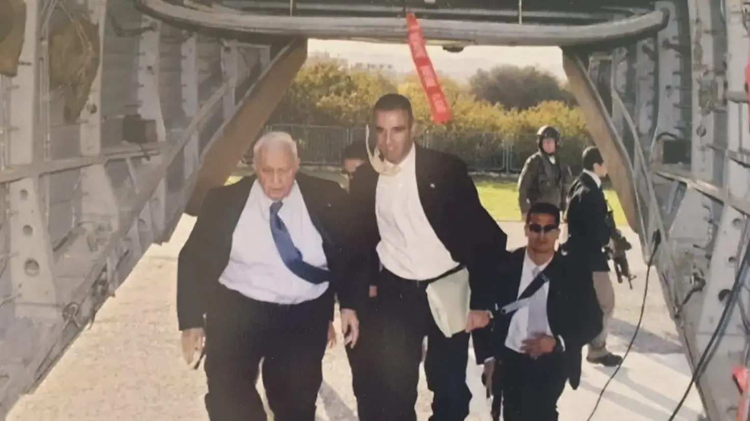ארז כלפון עם אריאל שרון