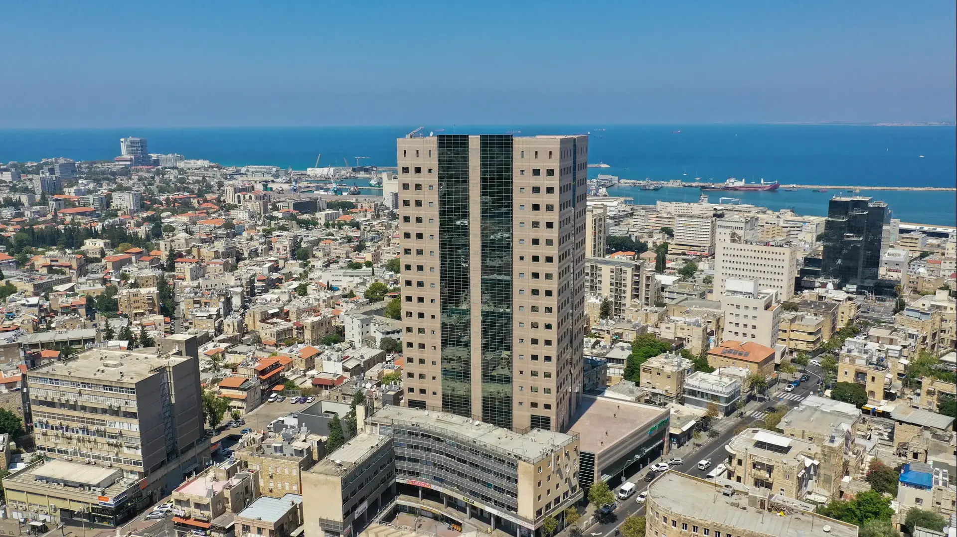 מגדל ארמון חיפה 2