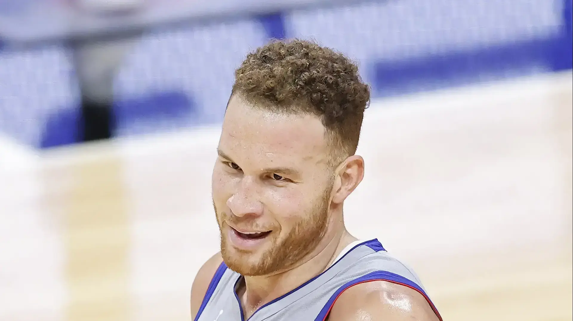 בלייק גריפין במדי דטרויט פיסטונס בלייק גריפין במדי דטרויט פיסטונס