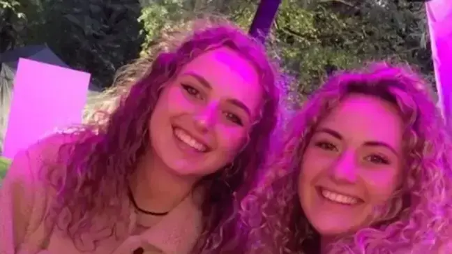 מצאה את הכפילה שלה בקולג'
