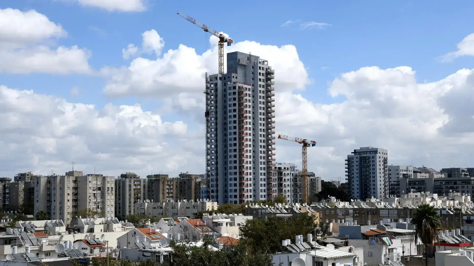 בניינים  בשכונת התקווה 25 במרץ 2021