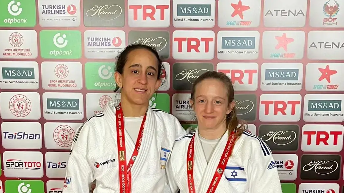 הג'ודוקאיות גילי כהן, שירה ראשוני