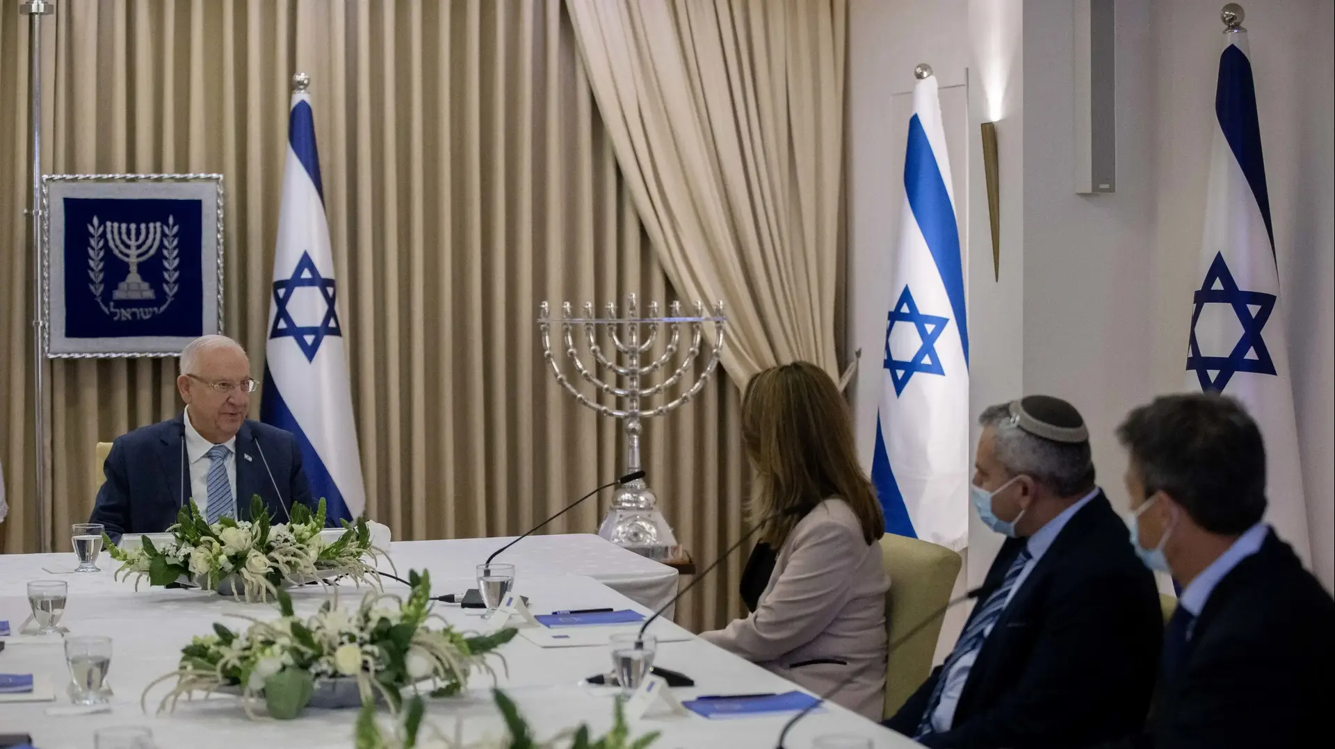 יועז הנדל,יפעת שאשא ביטון וזאב אלקין בהגשת המלצות תקווה חדשה לנשיא ריבלין