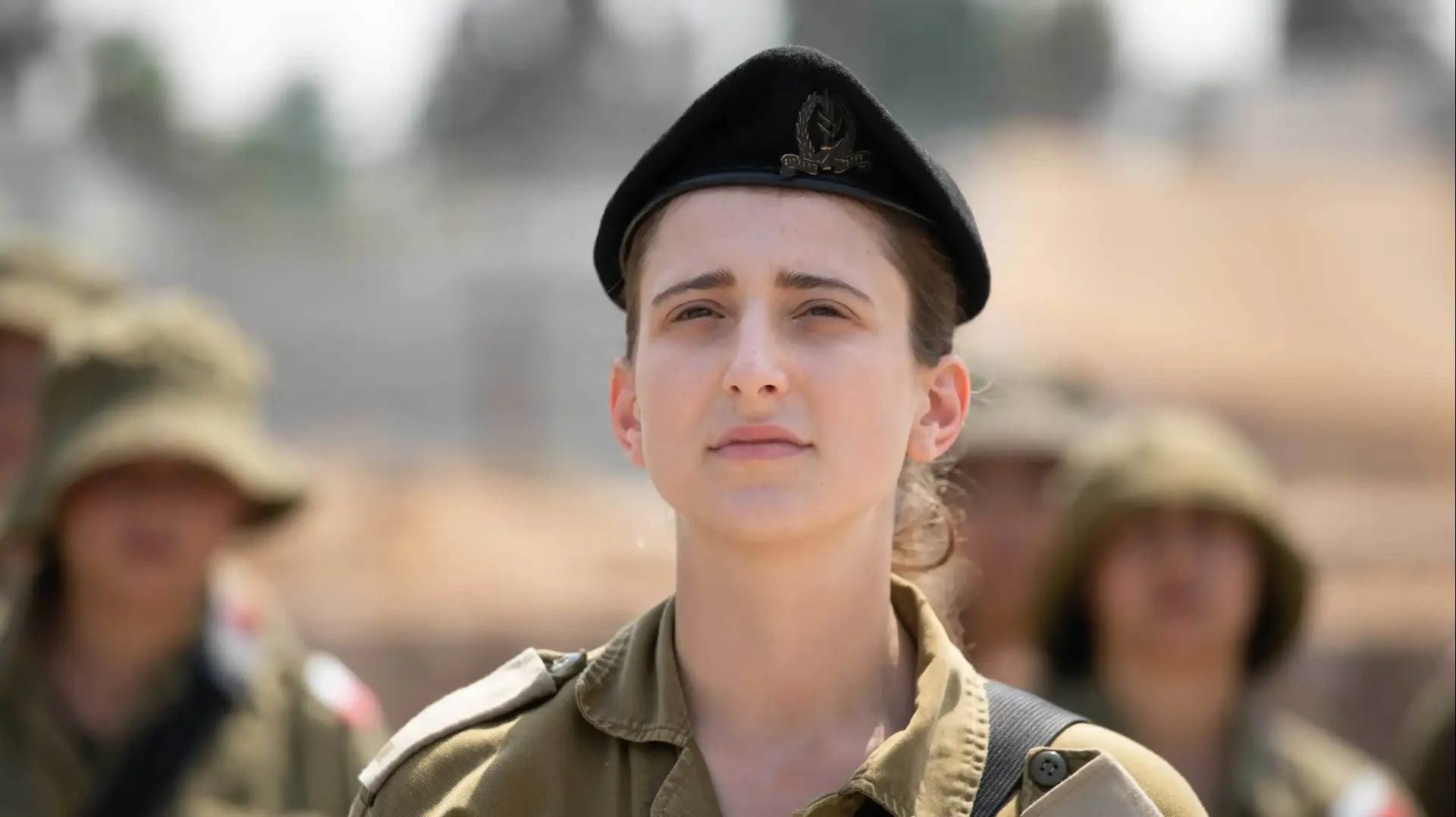 מתוך הסדרה "המפקדת"