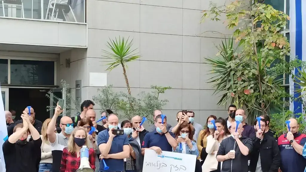 עובדי בזק בינ"ל עצרו את העבודה
