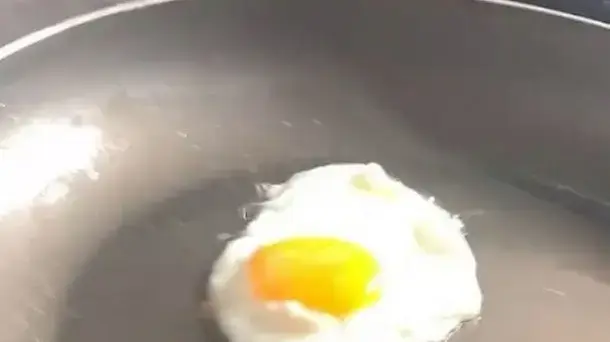 טריק לחידוש מחבת נון סטיק