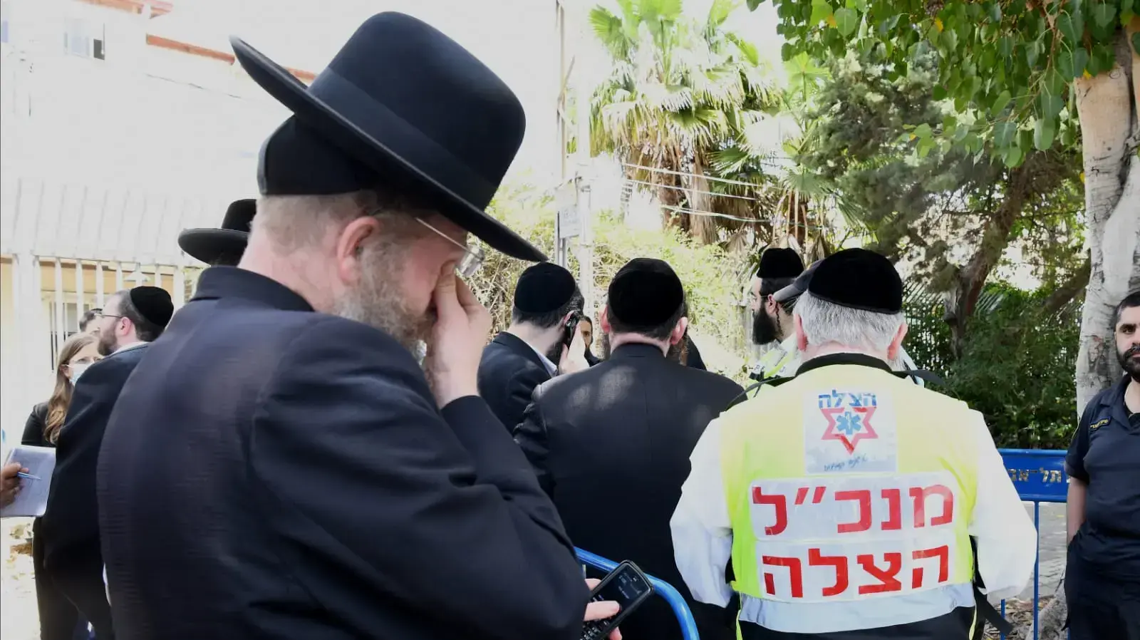 האסון במירון | המתנה לתהליך זיהוי הקורבנות במכון לרפואה משפטית באבו כביר 30 באפריל 2021