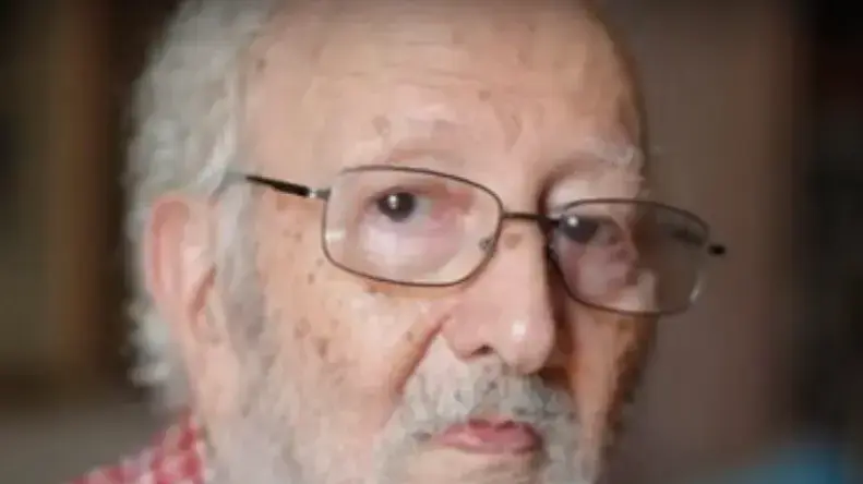 המשורר אהרן אלמוג אהרון המשורר אהרן אלמוג אהרון