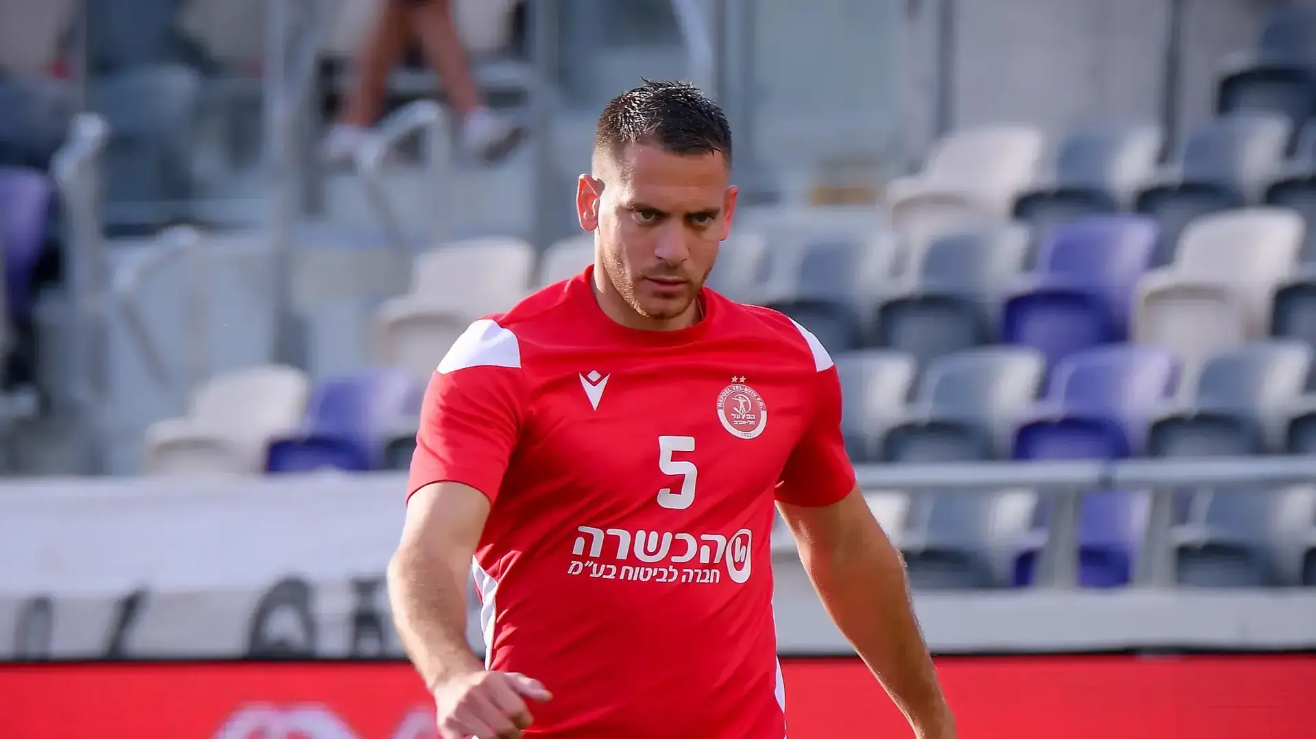 איאד אבו עביד שחקן הפועל תל אביב בחימום