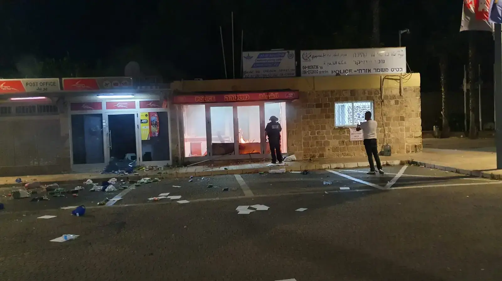 הצתת נקודת המשטרה בעיר העתיקה בעכו, 12 במאי 2021
